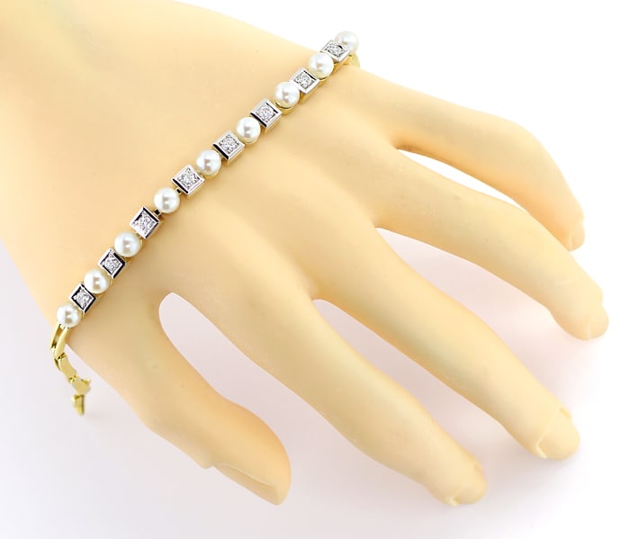 Foto 4 - Traumhaftes Perlen und Brillanten-Goldarmband, S2940